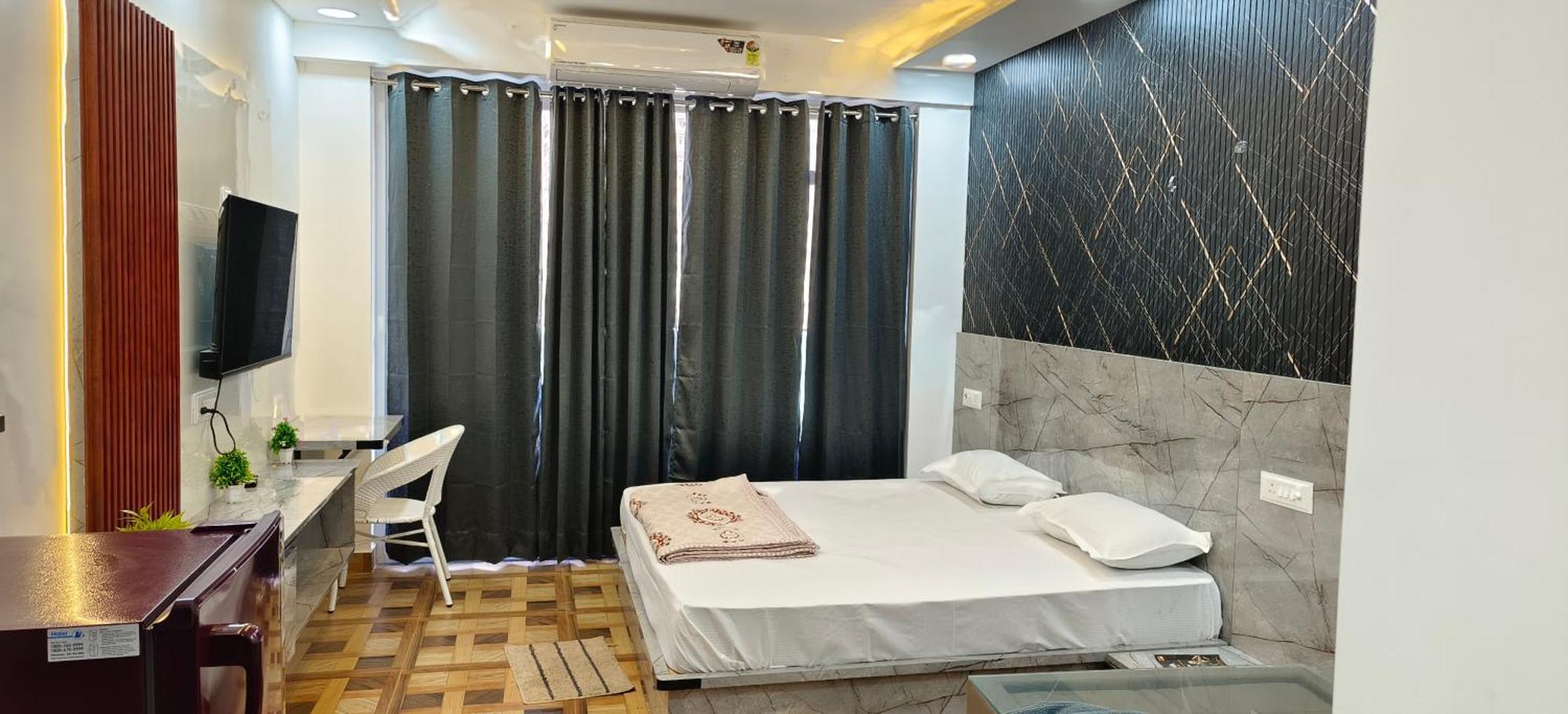 Aarohi Studio Hotels Ghaziabad Exterior foto